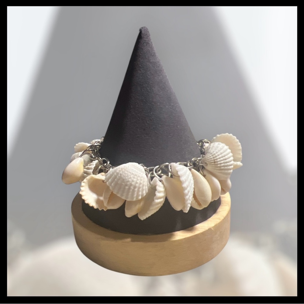 Shell Bracelet - Picture 2 of 2
